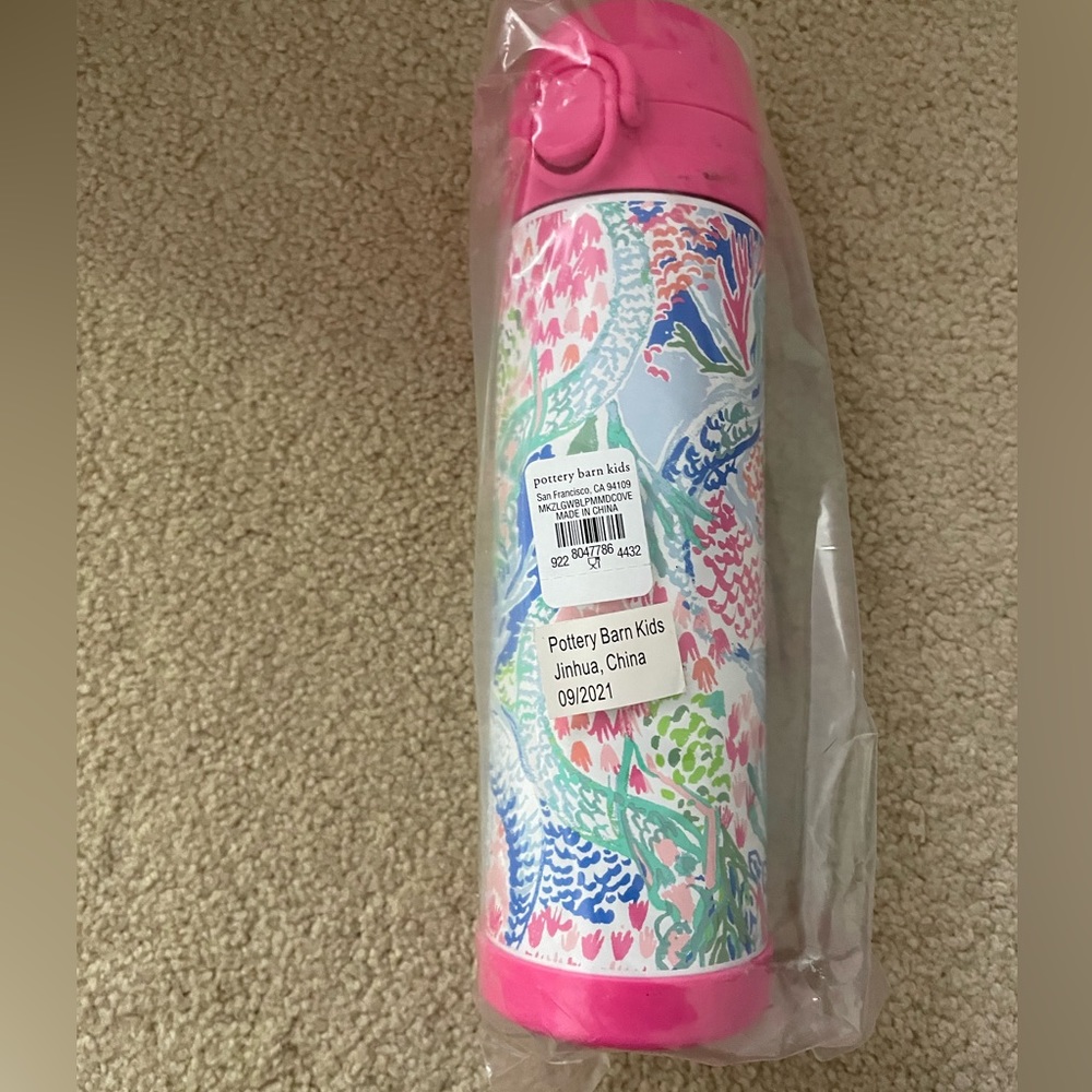 Lilly Pulitzer Pottery Barn Kids 17 oz water bottle